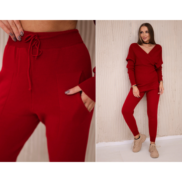 Completo due pezzi composto da maglione e pantaloni Completo due pezzi composto da maglione e pantaloni